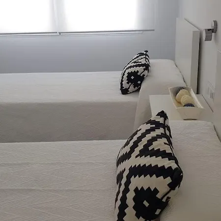 Bajo Con Jardin Con Acceso Directo A La Playa Apartment Denia