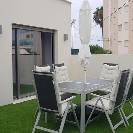 Apartment Bajo Con Jardin Con Acceso Directo A La Playa