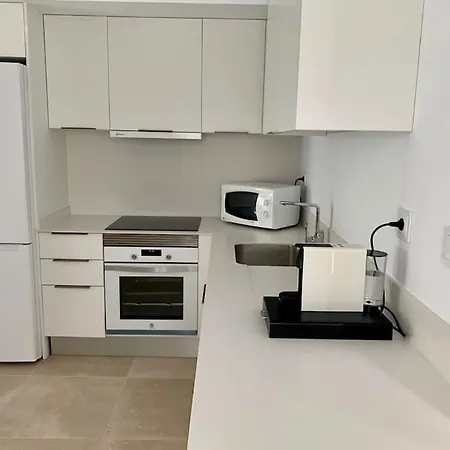 Bajo Con Jardin Con Acceso Directo A La Playa Apartment *
