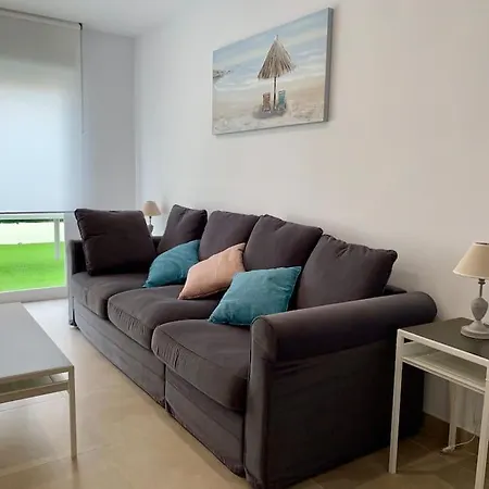 Bajo Con Jardin Con Acceso Directo A La Playa Apartment