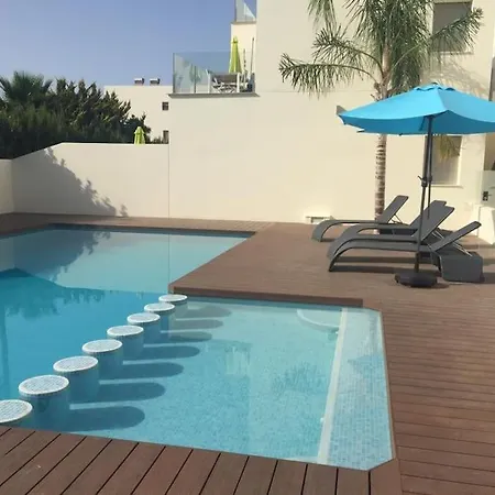 Apartment Bajo Con Jardin Con Acceso Directo A La Playa