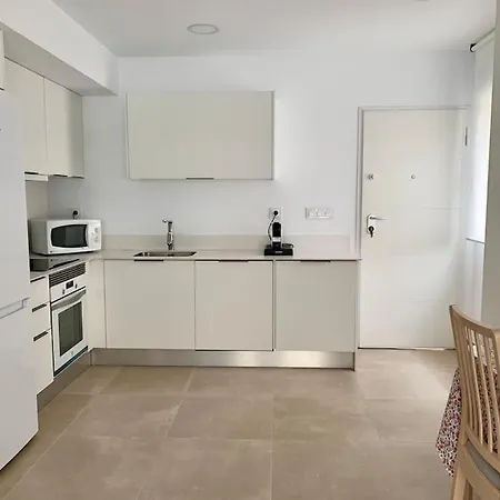 Bajo Con Jardin Con Acceso Directo A La Playa Apartment *